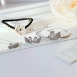 Set khuyên tai – dây chuyền – lắc tay thiên nga trắng Swarovski (tặng kèm dây buộc tóc chính hãng)
