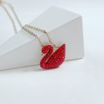 Dây chuyền Swarovski thiên nga đỏ – Swarovski Iconic Swan pendant Swan, Red, Gold-tone plated
